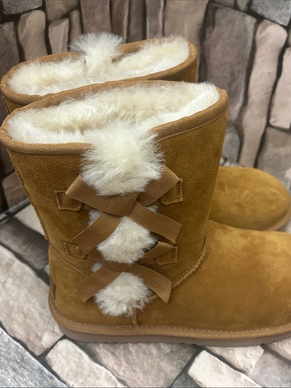 New women’s Koolaburra by UGG boots size 6